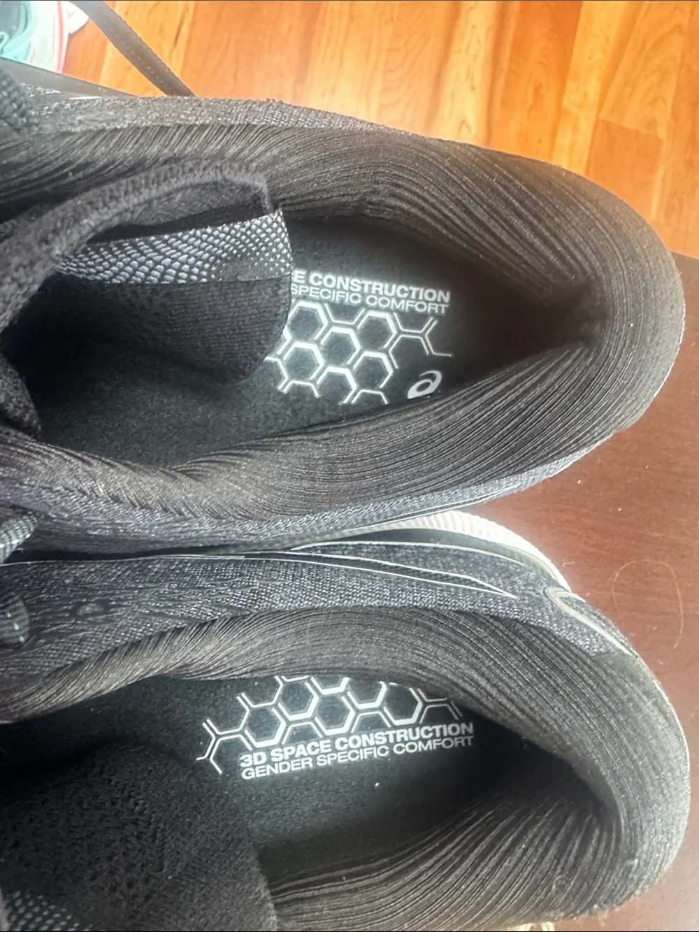 N/A comfortable black
